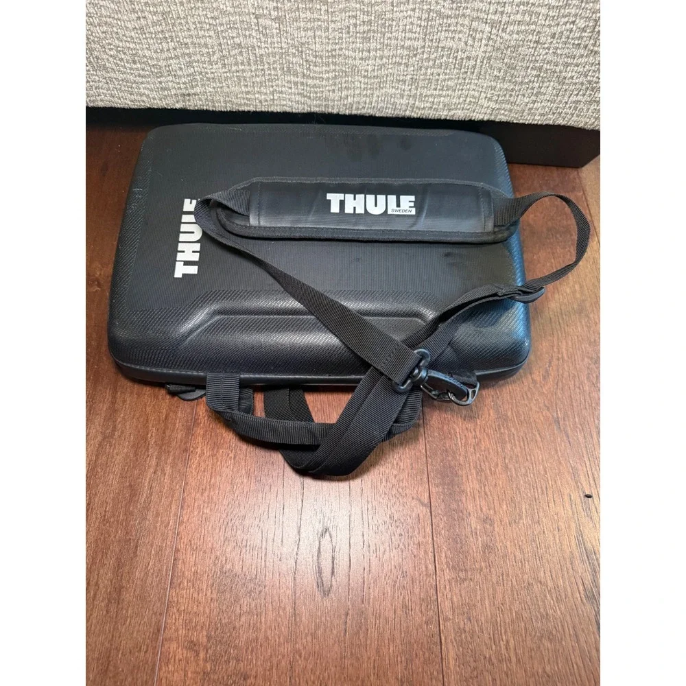 Thule Gauntlet Hard Shell Laptop Attache Case Black 13 inch Shoulder Bag Bag